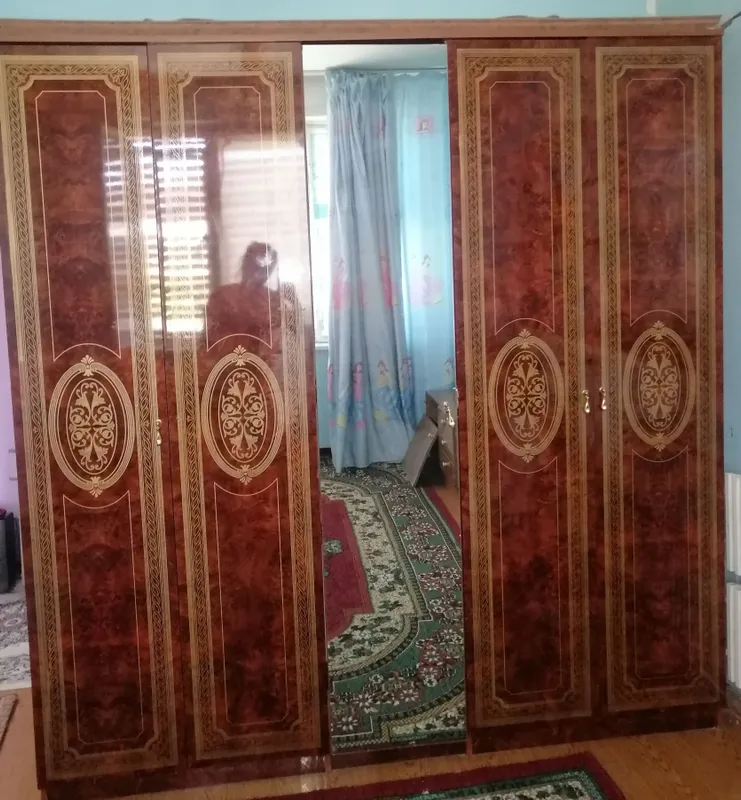 Продаётся большой шкаф 1 Продаётся большой шкаф 1