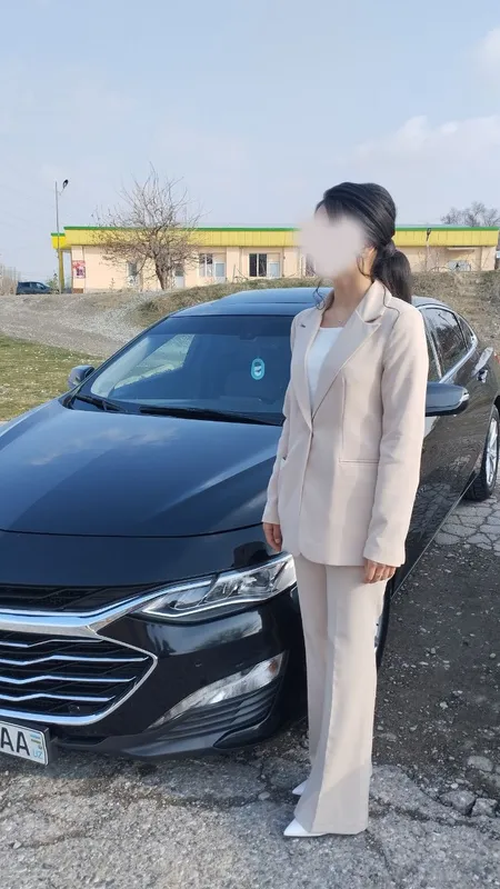 Kastum shim sotiladi S razmerda 2 marta kiyilgan 2 Kastum shim sotiladi S razmerda 2 marta kiyilgan 2