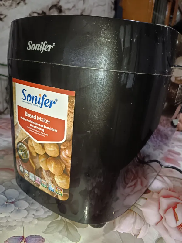 Продаётся новая электрическая хлебопечка.