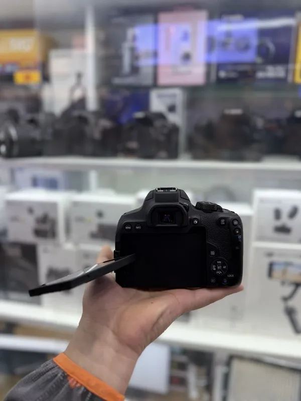 Canon 850D 18-55 is ii 2