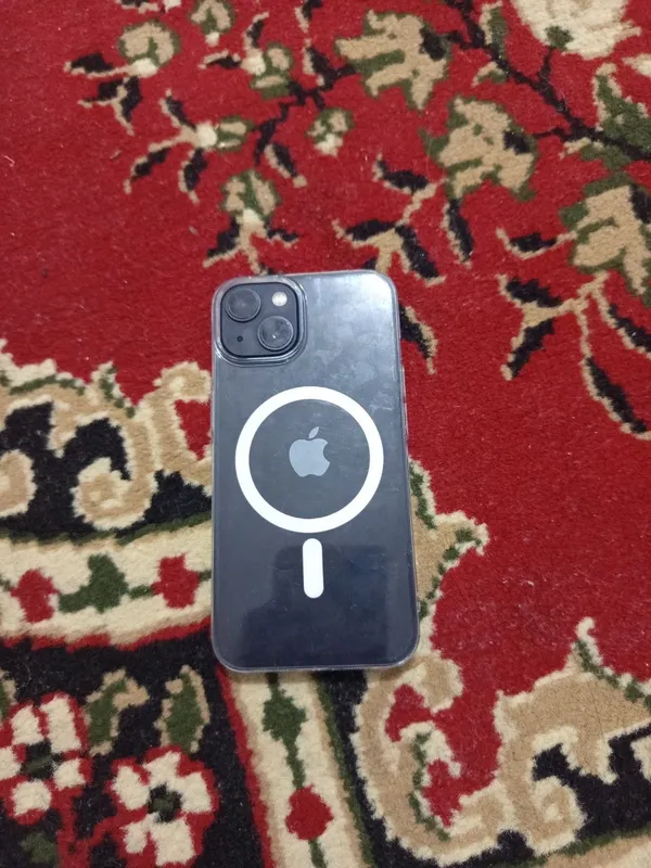 iPhone 13 4