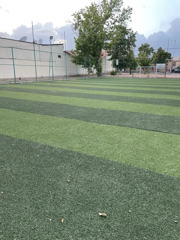 Stadion bor bron qisela boladi shtab 109-maktab maydon yaxshi va yorug