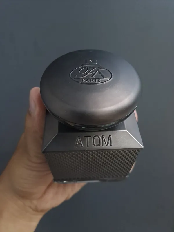 Atom Grey Eau de Parfum 2 Atom Grey Eau de Parfum 2