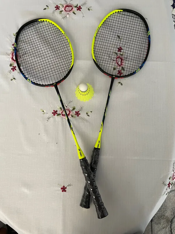 Badminton raketkalari 1