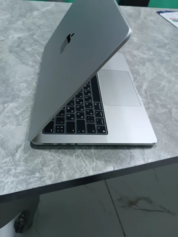 MacBook Pro M1 Pro 16/512 6 MacBook Pro M1 Pro 16/512 6