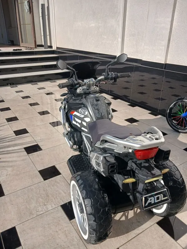 Motoskl sotiladi 3 Motoskl sotiladi 3