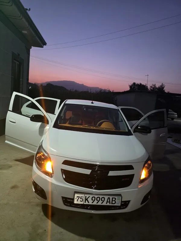 Chevrolet Cobalt midnight 2025 2