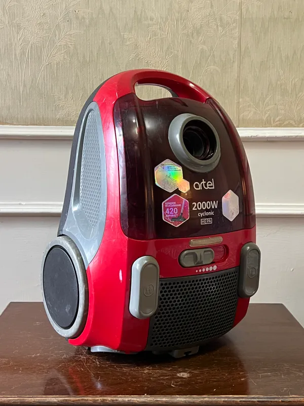 Пылесос Artel VCC012RED 1 Пылесос Artel VCC012RED 1