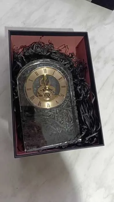 Часы настольные подарочные