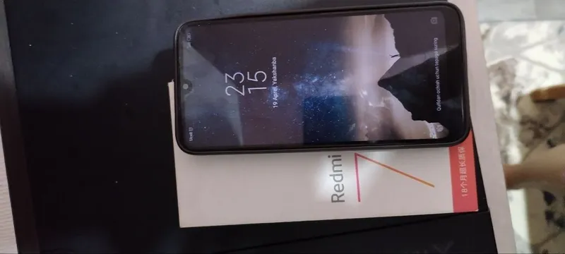 Xiaomi Redmi 7 telefon — фото 1