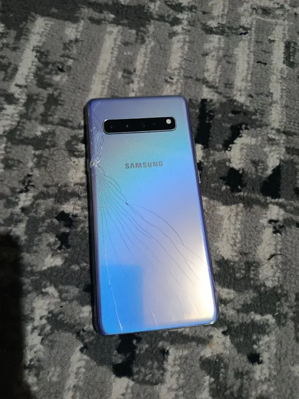 Samsung S10 5G ) 1 Samsung S10 5G ) 1