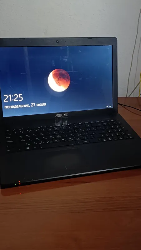 Компьютер-ноутбук Asus 1 Компьютер-ноутбук Asus 1
