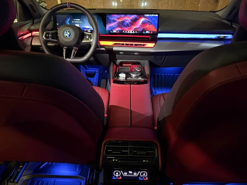 BMW i5 M-paket 2025 yil 40L — фото 3