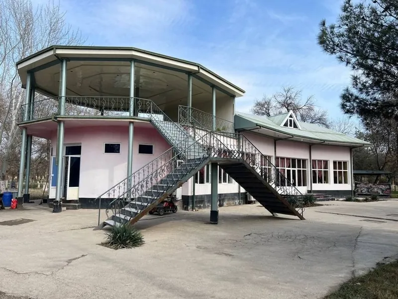 Kafe Alisher navoiy Parki Amfiteater yonida — фото 2