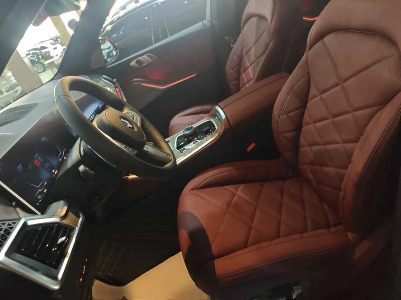 BMW X5 2026 xDrive 40Li M Sport Night Package — фото 9