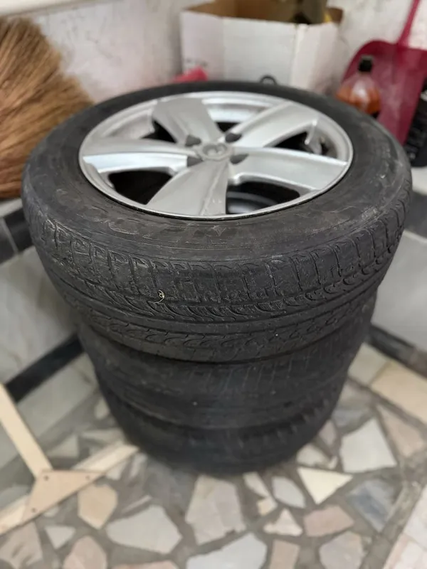 Продам диски с шинами 4