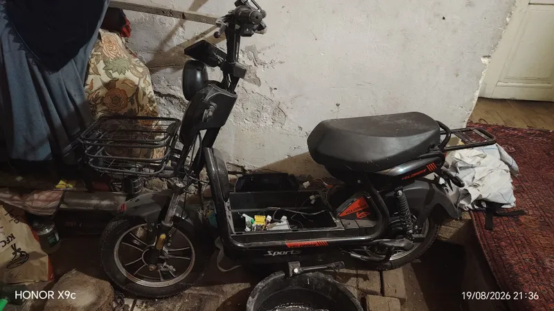 skuter elektro sotiladi xolati orta gaplashamz 1 skuter elektro sotiladi xolati orta gaplashamz 1