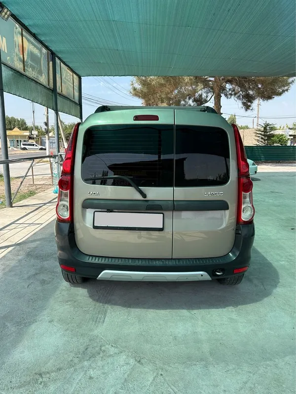 Lada Largus Yil 2014 4