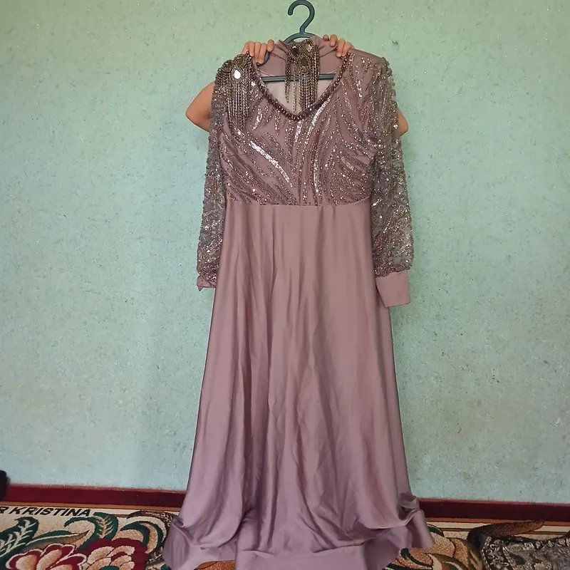 ko'ylak sotiladi razmer 48. 50 ko'ylak sotiladi razmer 48. 50