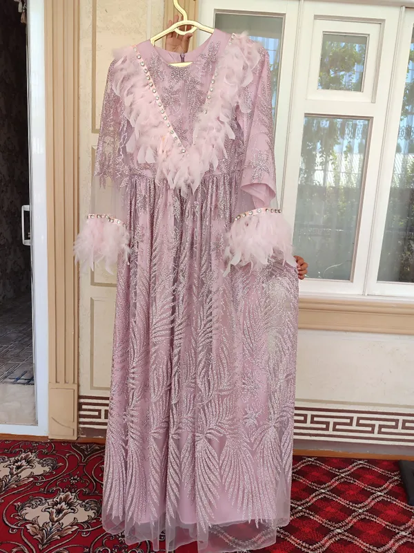 Ayollar uchun ko'ylak vecherniy 1 Ayollar uchun ko'ylak vecherniy 1