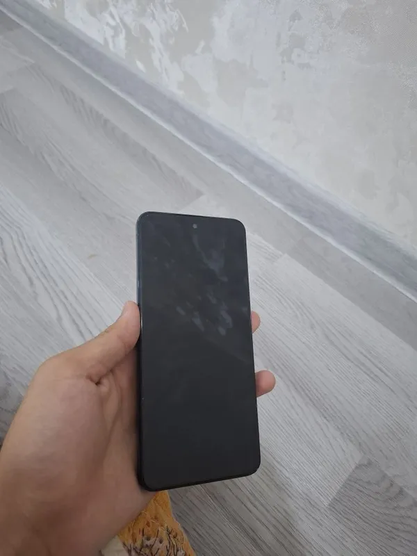 Vivo Y28 v2352 (bu telefon) karobka dakument bor.