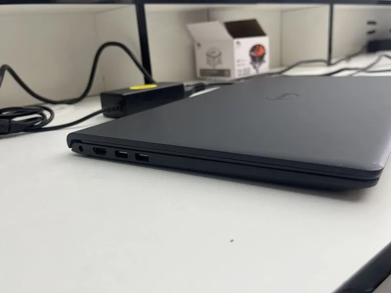 Dell Inspiron 15 3520 5 Dell Inspiron 15 3520 5