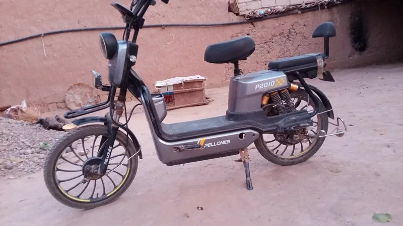 Skuter sotiladi sotiladi