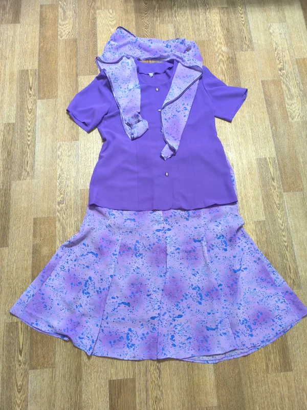 Zamonaviy, elegant kostyum — yubka + bluza, 50–52 o‘lcham 2 Zamonaviy, elegant kostyum — yubka + bluza, 50–52 o‘lcham 2