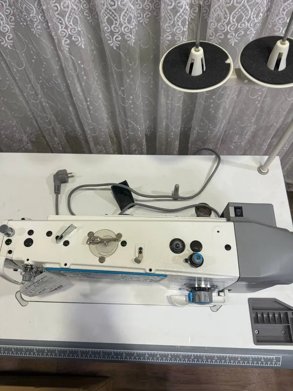 DISON DS-5710 avtomatik tugma teshigi ochish mashinasi 3