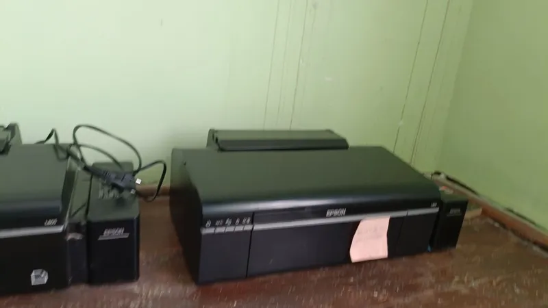 Epson L805 printer 2 ta 3 Epson L805 printer 2 ta 3