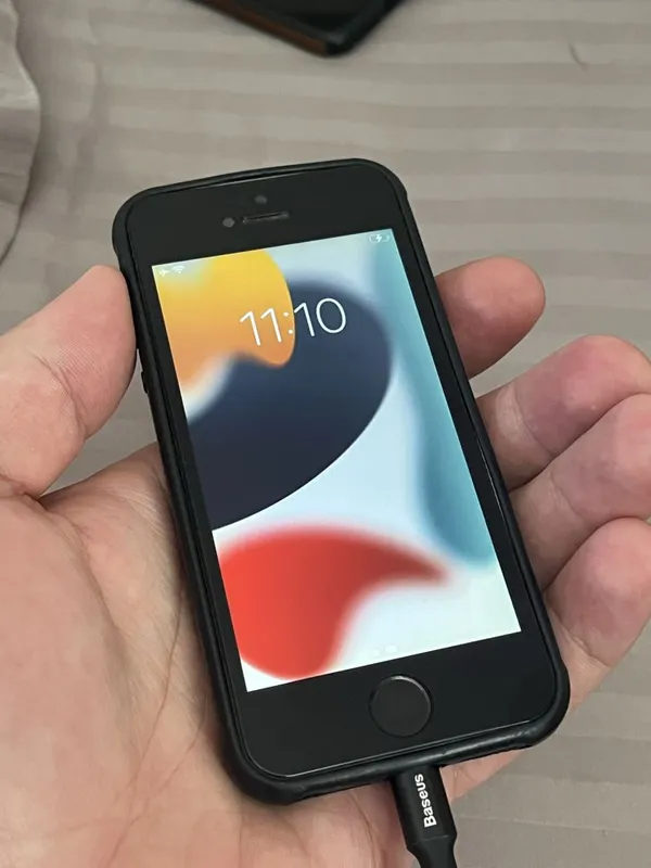 Iphone SE 2016 в отличном состоянии — фото 2