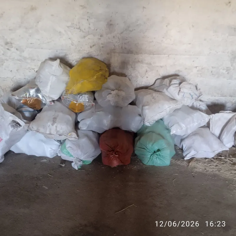 1l banka bilan 3l lik banka bor 1