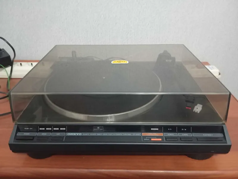 ONKYO винтажный проигрыватель винил дисков. 1 ONKYO винтажный проигрыватель винил дисков. 1