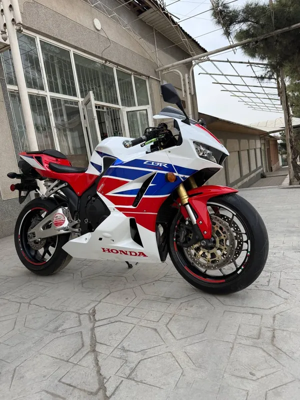 Honda 600SBR RR sport bike