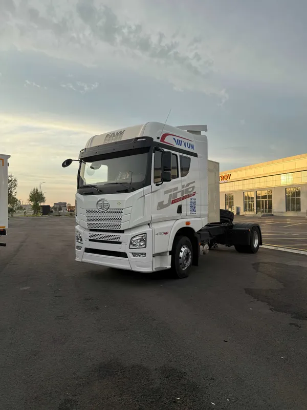 Тягач FAW JH6 (cng) — фото 1