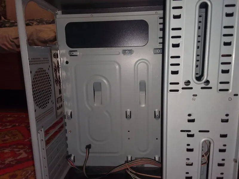 Компьютерный кейс. AVtech 5 Компьютерный кейс. AVtech 5