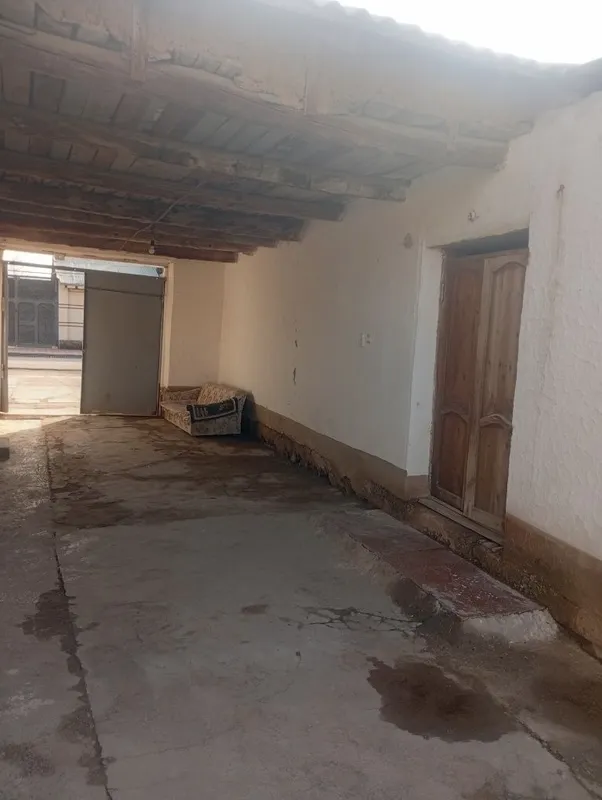 Yoshlik mahallada hovli sotiladi