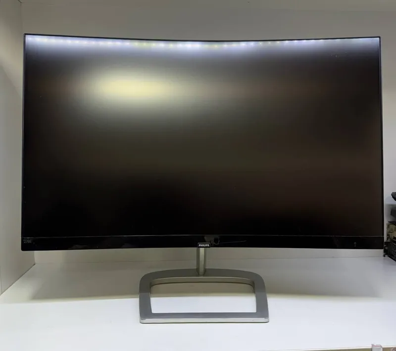 Philips 27’’ Curved VA 75hz