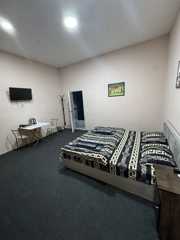BEZ ZAKS hotel, arzon mehmonhona