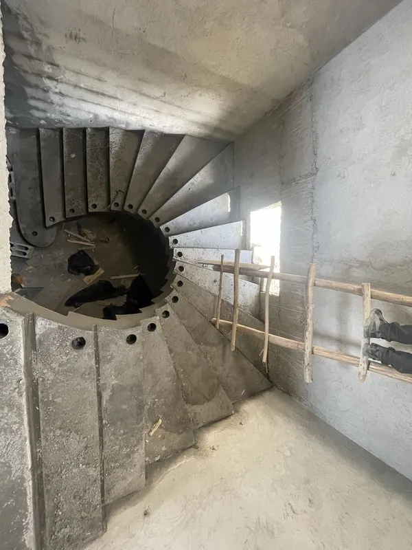 Betondan lesnissa 4 Betondan lesnissa 4