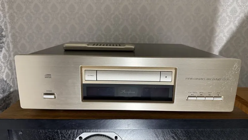 CD pleer va Accuphase dp-55 DAC 2 CD pleer va Accuphase dp-55 DAC 2