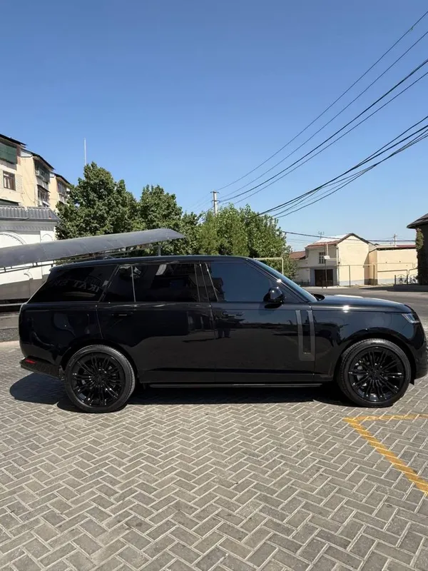 Range Rover P530 LWB 7 seats 2026 6 Range Rover P530 LWB 7 seats 2026 6