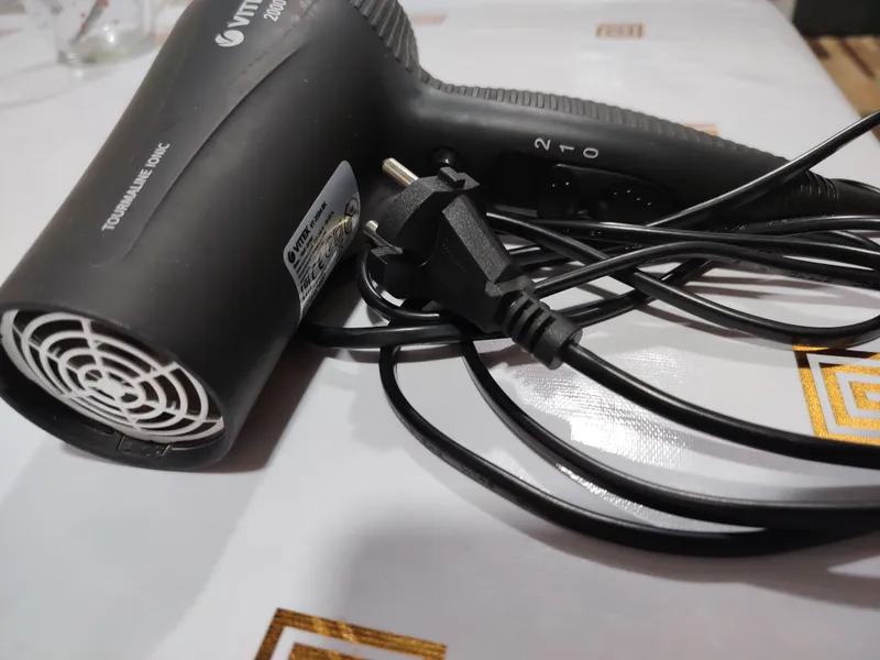 VITEK 2000W 2