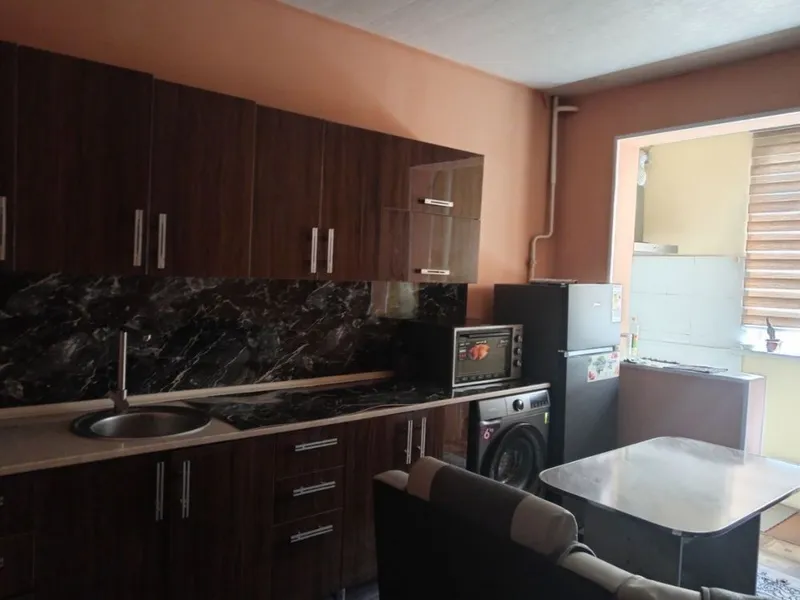 Sheriklikla bollarga kvartira srochna Ц2 Алайский рынок 1 Sheriklikla bollarga kvartira srochna Ц2 Алайский рынок 1