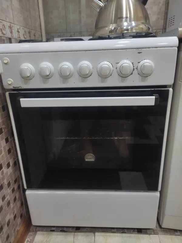 Газ плита б/у продаю
