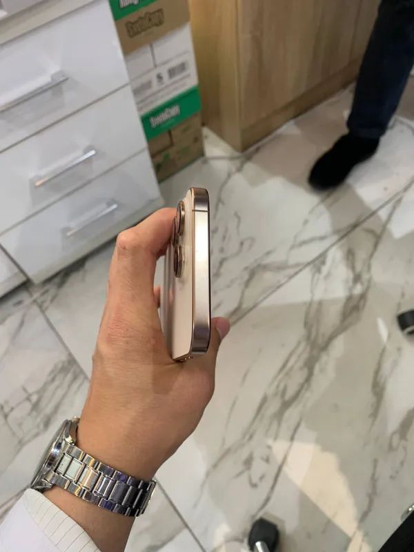 IPhone 16 Pro Max 5