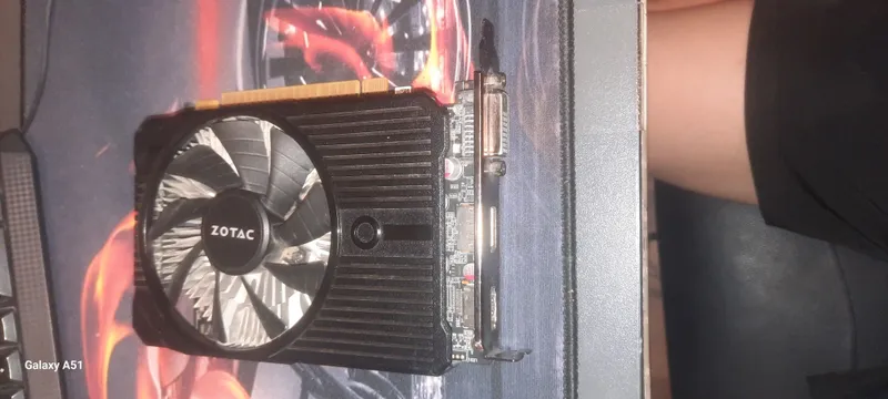 Видеокарта ZOTAC GTX105Ti 4GB 128BIT GDDR5 3 Видеокарта ZOTAC GTX105Ti 4GB 128BIT GDDR5 3