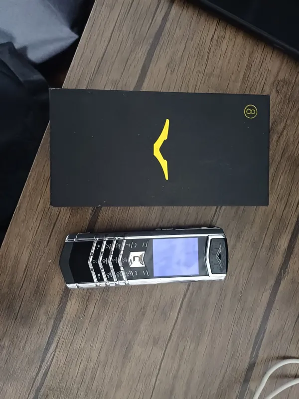 Vertu Signature 1