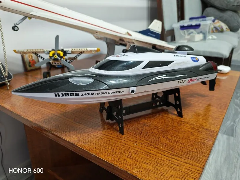 Катер на r/c / лодка на радиоуправлении / катер / hj 806 1 Катер на r/c / лодка на радиоуправлении / катер / hj 806 1