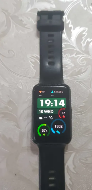 Продаются часы HUAWEi WATCH Fit - 34ET - 34E Продаются часы HUAWEi WATCH Fit - 34ET - 34E